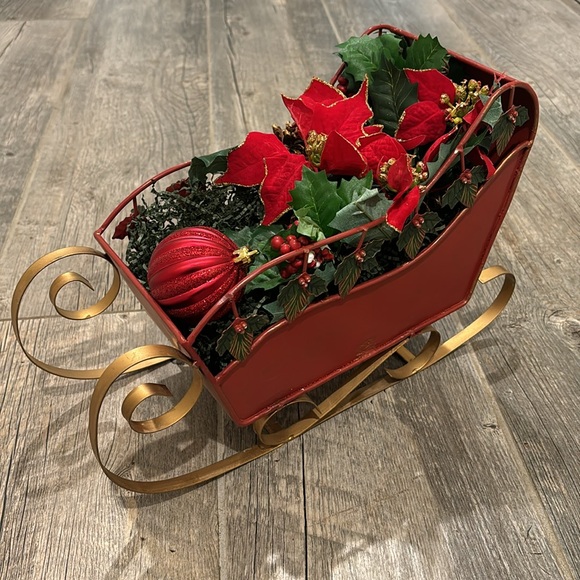 Vintage Christmas Santa sled with holly siding - Picture 6 of 14